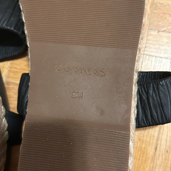 Kaanas NWOT - Picture 5 of 6